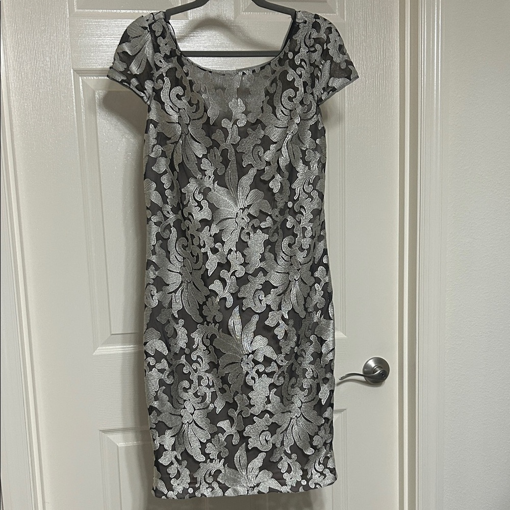Calvin Klein Metallic Floral Sheath Dress Lined and Sheer Cap Sleeves Y2K sz 8